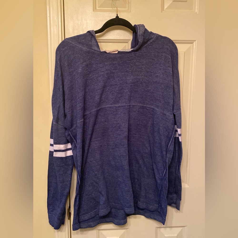 Women’s long sleeve shirt